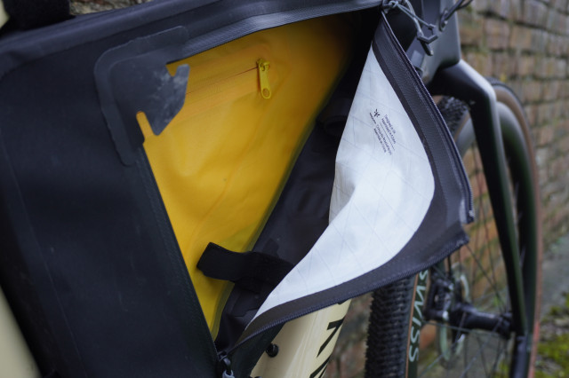 Apidura_Backcountry_Full_frame_inside.JPG