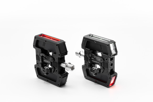Arclight PRO Clipless - Black - Pair - Studio - lights on 2jpg.jpg