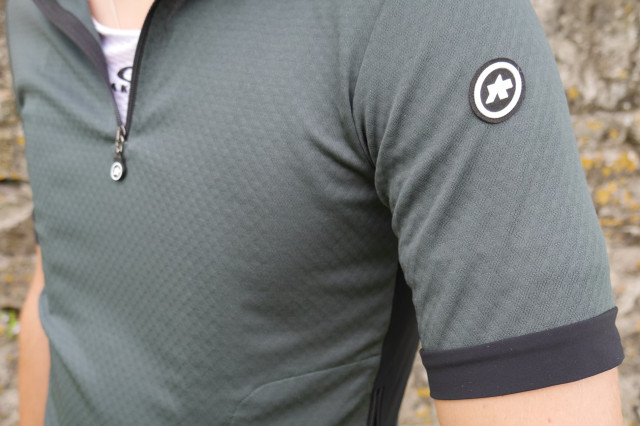 Assos Mille GTC C2 jersey sleeve.jpg