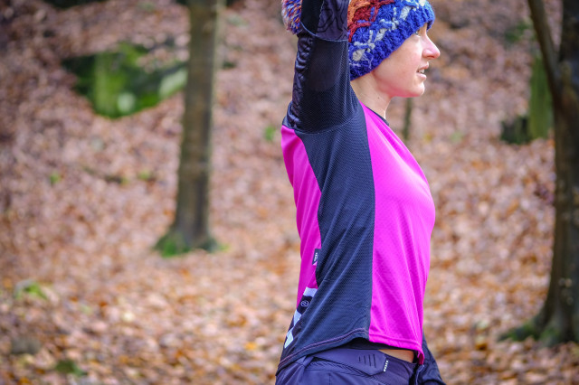 Assos Womens Trail LS Jersey-3.jpg