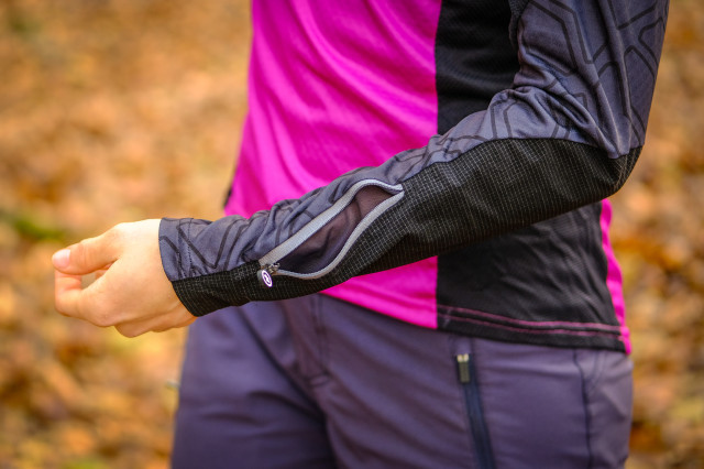 Assos Womens Trail LS Jersey-5.jpg