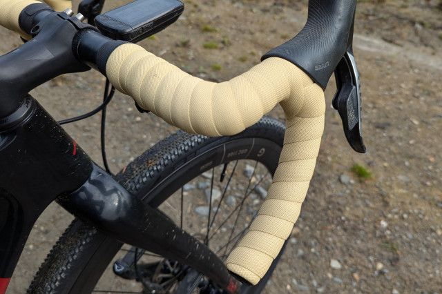 BBB GravelRibbon Gel Bar Tape 2.jpg