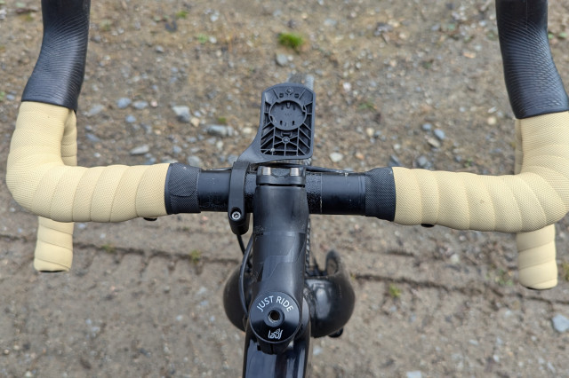 BBB GravelRibbon Gel Bar Tape Top.jpg