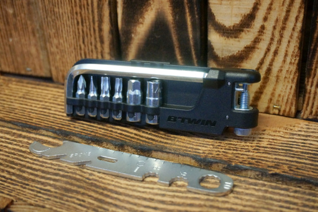 BTWIN 21-in-1 Multitool 3000x2000.jpg