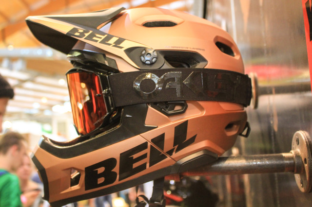 Bell helmet-1.jpg