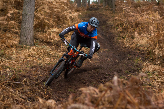 Bird Cycleworks Aeris 145-21 riding.jpg
