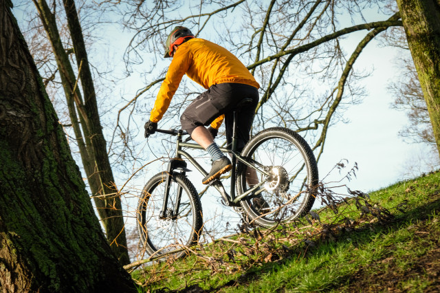 Bombtrack Beyond Adv 1 Riding-6.jpg