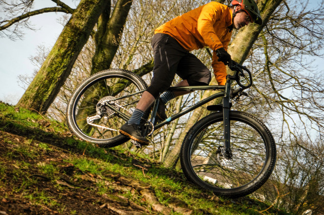 Bombtrack Beyond+ Adv Riding 7.jpg
