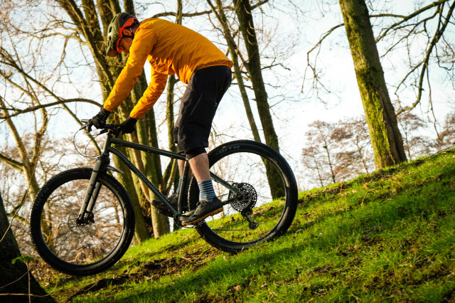 Bombtrack Beyond+ Adv Riding.jpg