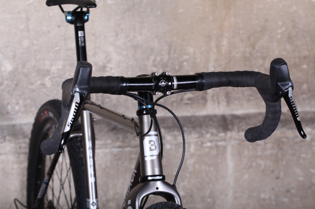 Bombtrack Hook EXT - bars 2.JPG