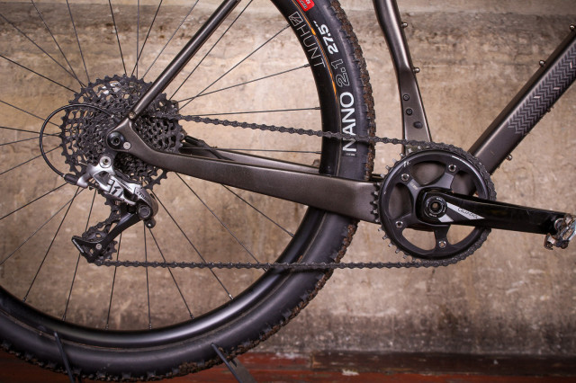 Bombtrack Hook EXT-C - drive train.jpg