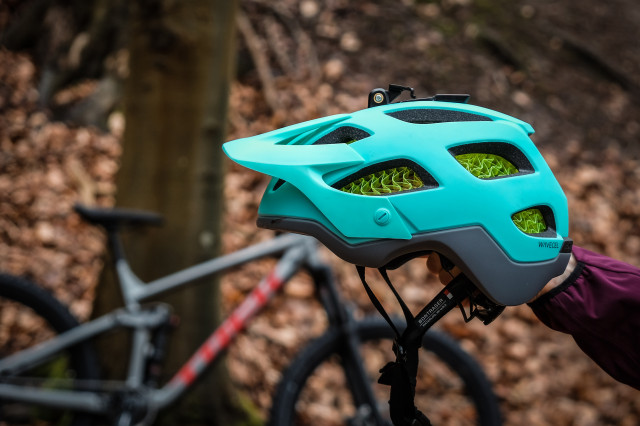 Bontrager Blaze Wave Cell Helmet-2.jpg