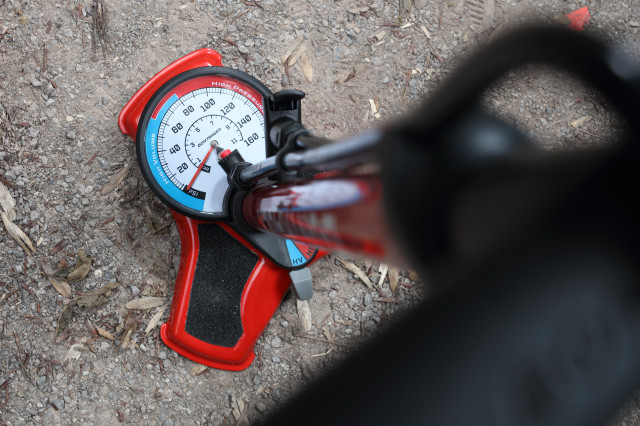 Bontrager Dual Charger Gauge.jpg