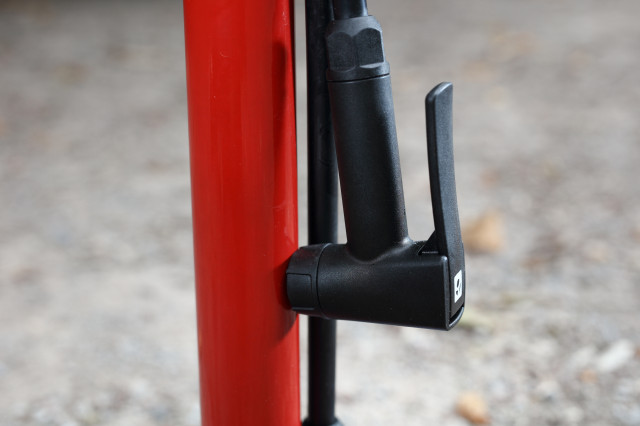 Bontrager Dual Charger Valve.jpg