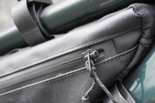 Bontrager_Frame_Bag_zip.JPG