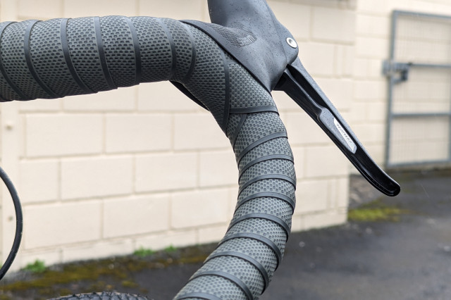 Brooks_Cambium_Rubber_Bar_Tape_close.jpg