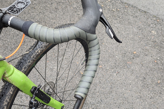 Brooks_Cambium_Rubber_Bar_Tape_righ.jpg