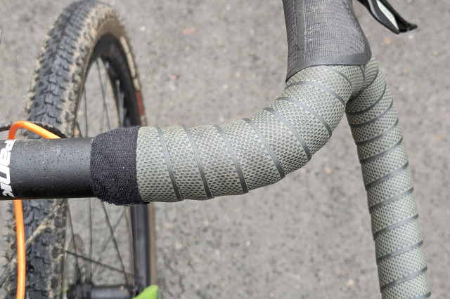 Brooks_Cambium_Rubber_Bar_Tape_top.jpg