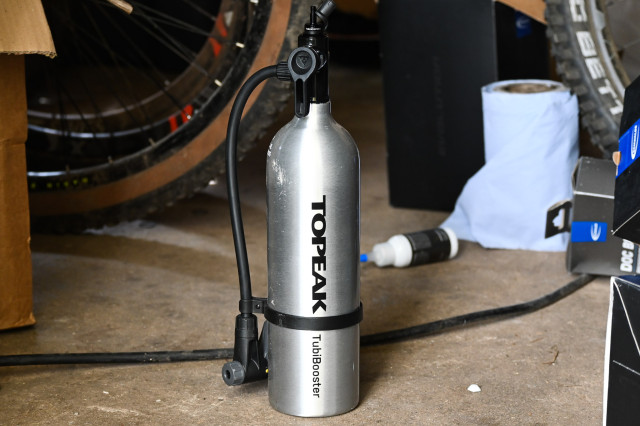 COol-things-Schwalbe-Topeak-100-2.jpg
