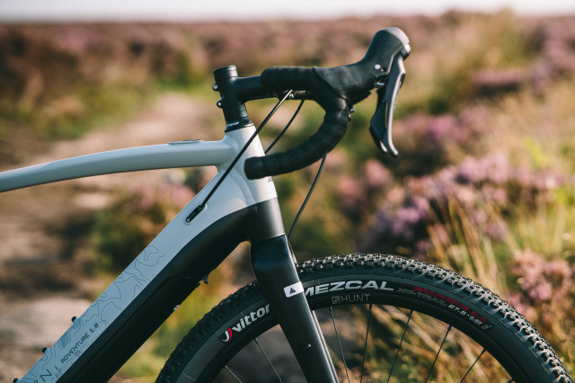 Cairn Cycles E-Adventure V2 650B Bars-5.jpg