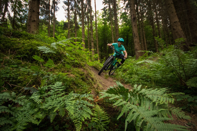 Calibre Ladies Bossnut V2 Riding 8.jpg