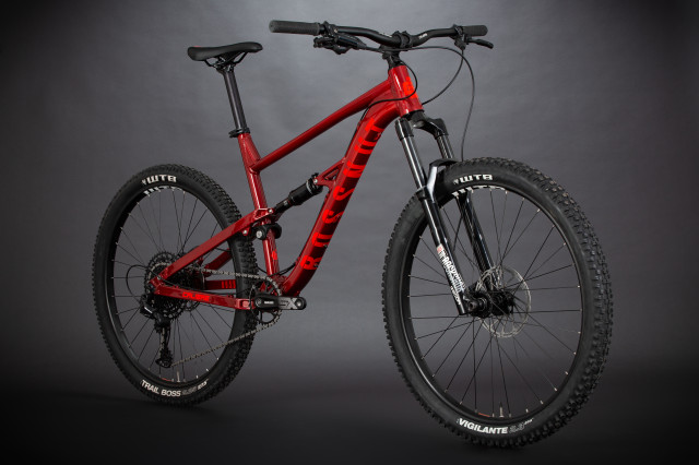 CalibreBossnut2019Studio-9089-Edit.jpg