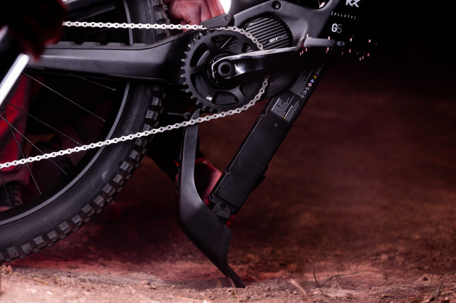 Canyon Torque:ON CF battery.jpg