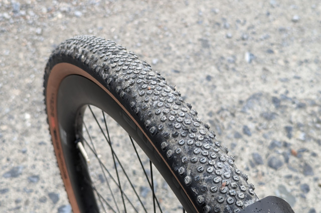 Canyon_Grizl_ON_CF9_tyre.jpg
