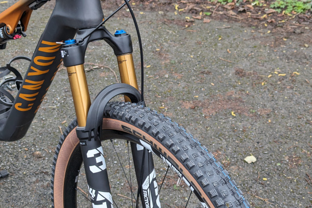 Canyon_Lux_Trail_CFR_Fork.jpg
