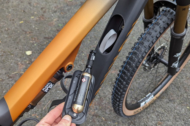 Canyon_Lux_Trail_CFR_storage1.jpg