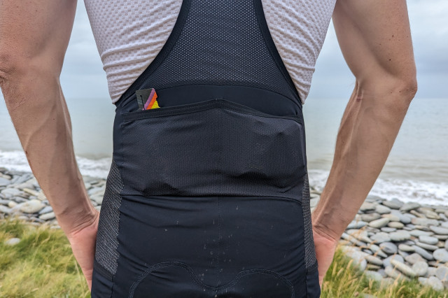 Castelli_Free_Unlimited_Bibshorts_rearpocket.jpg