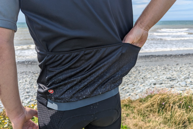 Castelli_Unlimited_Entrata_Jersey_Pocket.jpg