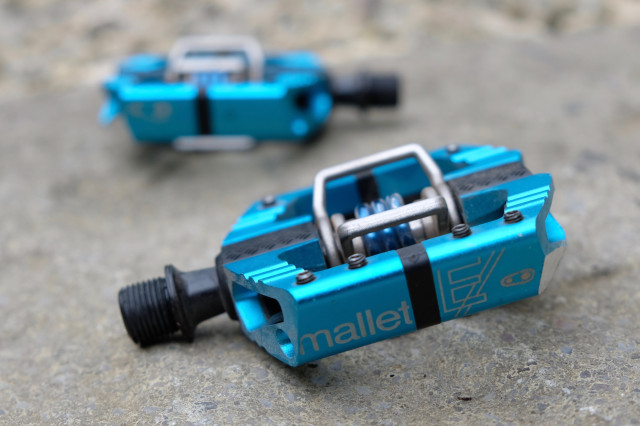 Crank Brothers Mallet E pedals - 1.jpg