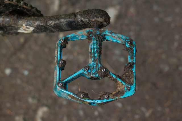 CrankBrothers Stamp Large Flat Pedal-4.jpg