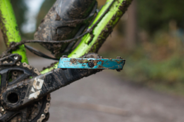 CrankBrothers Stamp Large Flat Pedal-5.jpg