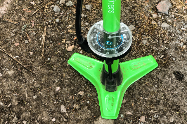 Crankbrothers Gem Floor Pump-2.jpg
