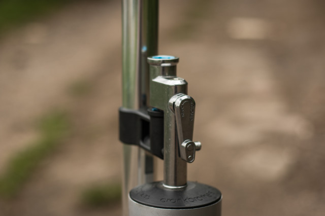 Crankbrothers Klic Digital Floor Pump and Burst Tank-3.jpg