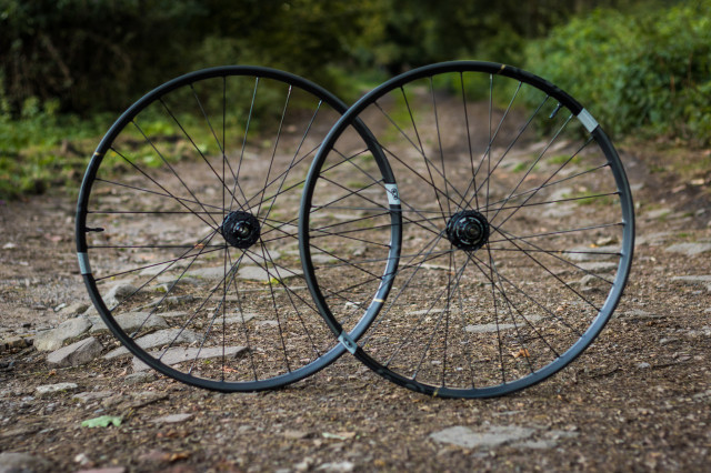 Crankbrothers Synthesis E11 Carbon Wheelset-1.jpg