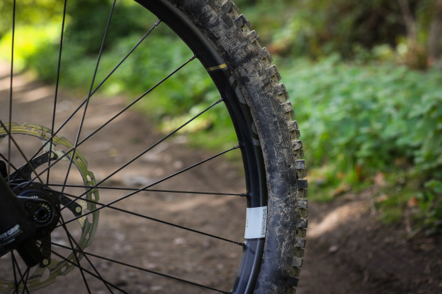 Crankbrothers Synthesis E11 Carbon Wheelset-14.jpg