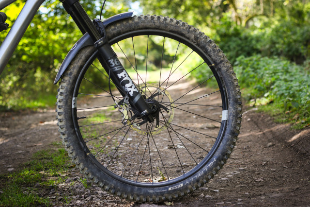 Crankbrothers Synthesis E11 Carbon Wheelset-15.jpg