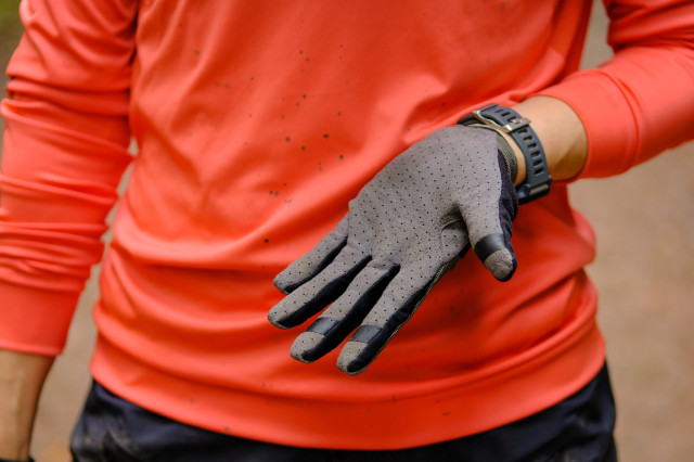 Cube Performance gloves-4.jpg