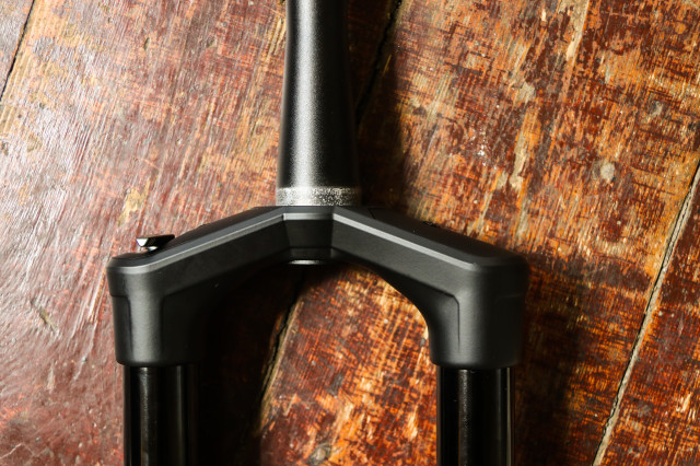 DT Swiss F535 One fork first look-4.jpg