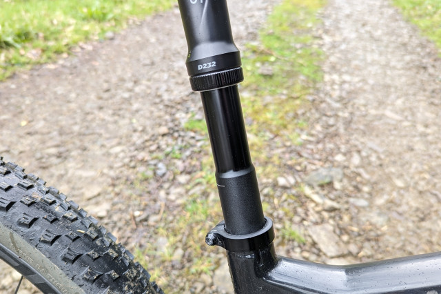DT_Swiss_D232_dropper_bottom.jpg