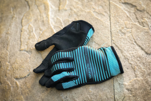 Dakine Covert Gloves Women-3.jpg