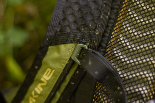 Dakine Session 8L Hydration Pack-3.jpg