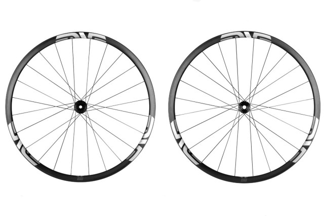 ENVE-M525-G-gravel-wheel-rim-carbon-tubeeles-10-e1513713990239.jpg