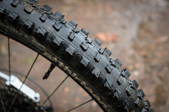 EThirteen TRS 2.35 tyre-2.jpg