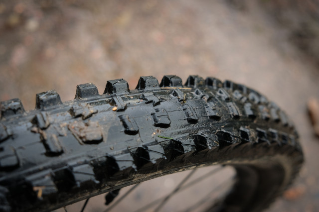 EThirteen TRS 2.35 tyre-4.jpg