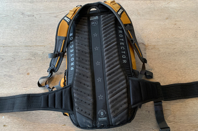 EVOC FR Trail E-Ride 20 backpack 2022 002