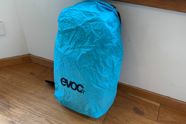 EVOC FR Trail E-Ride 20 backpack 2022 004.jpg